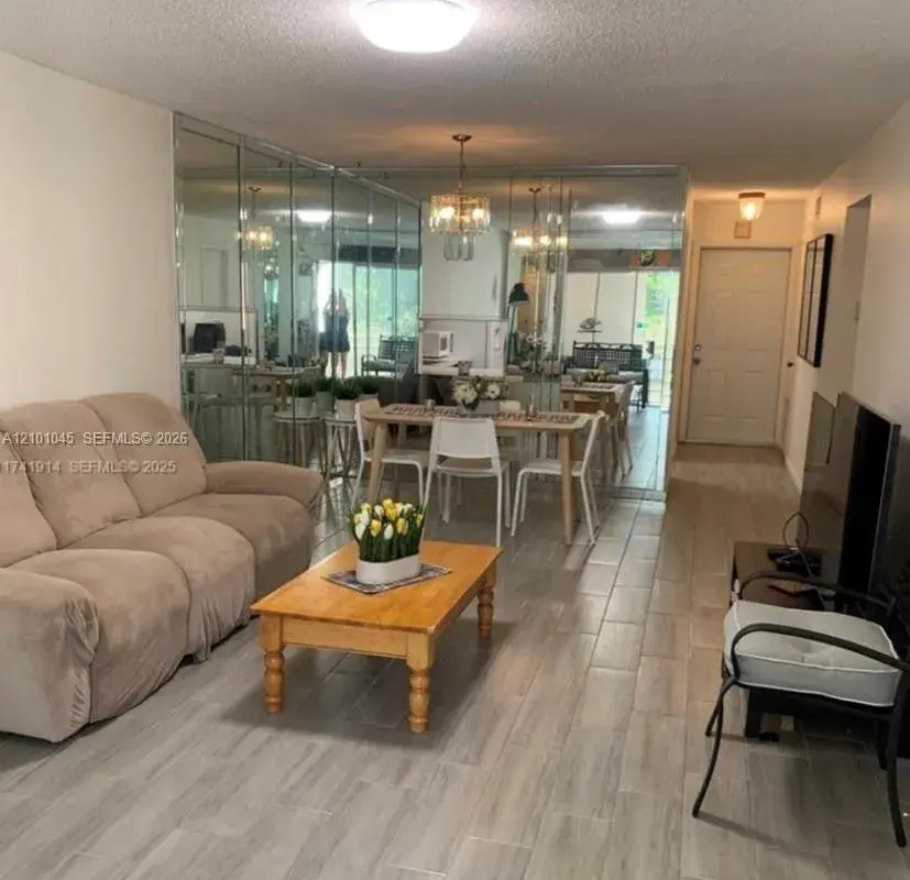 300 Berkley Rd # 312, Hollywood FL 33024
