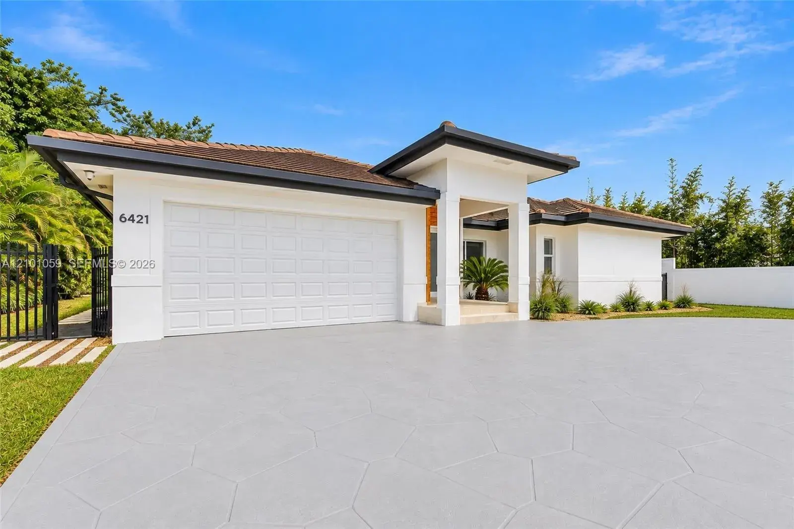 6421 Miller Dr, South Miami FL 33155