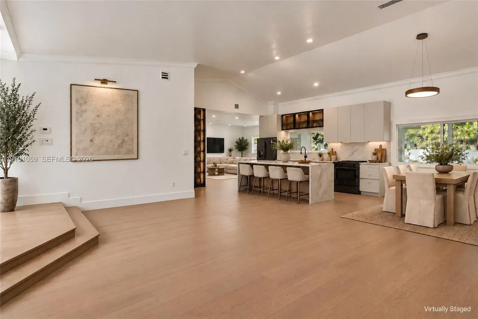 6421 Miller Dr, South Miami FL 33155