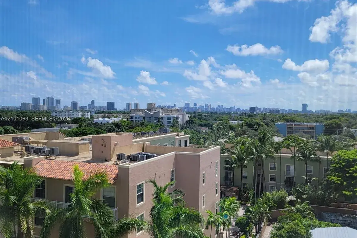 1919 Van Buren St # 813A, Hollywood FL 33020
