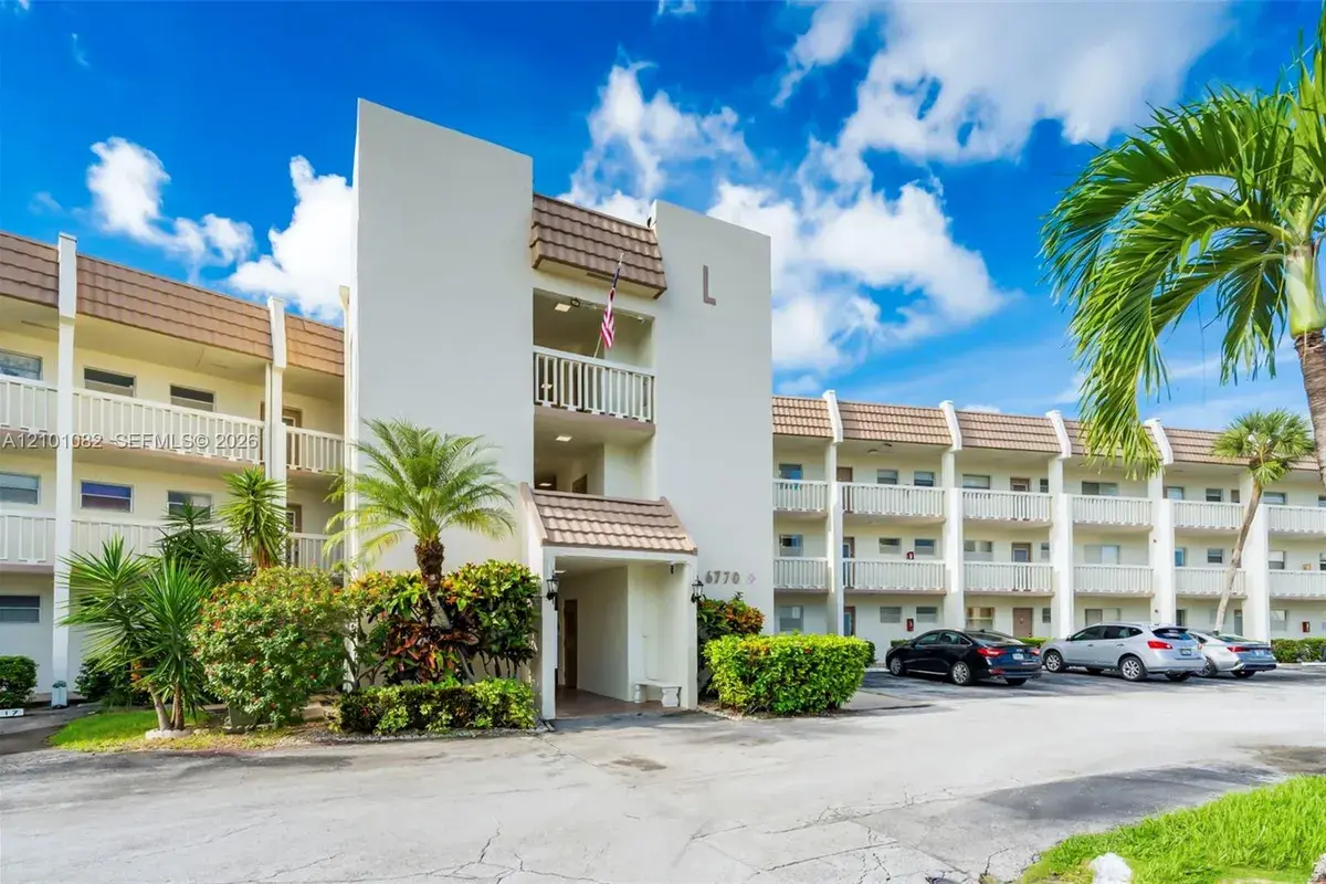 6770 Royal Palm Blvd # 211L, Margate FL 33063