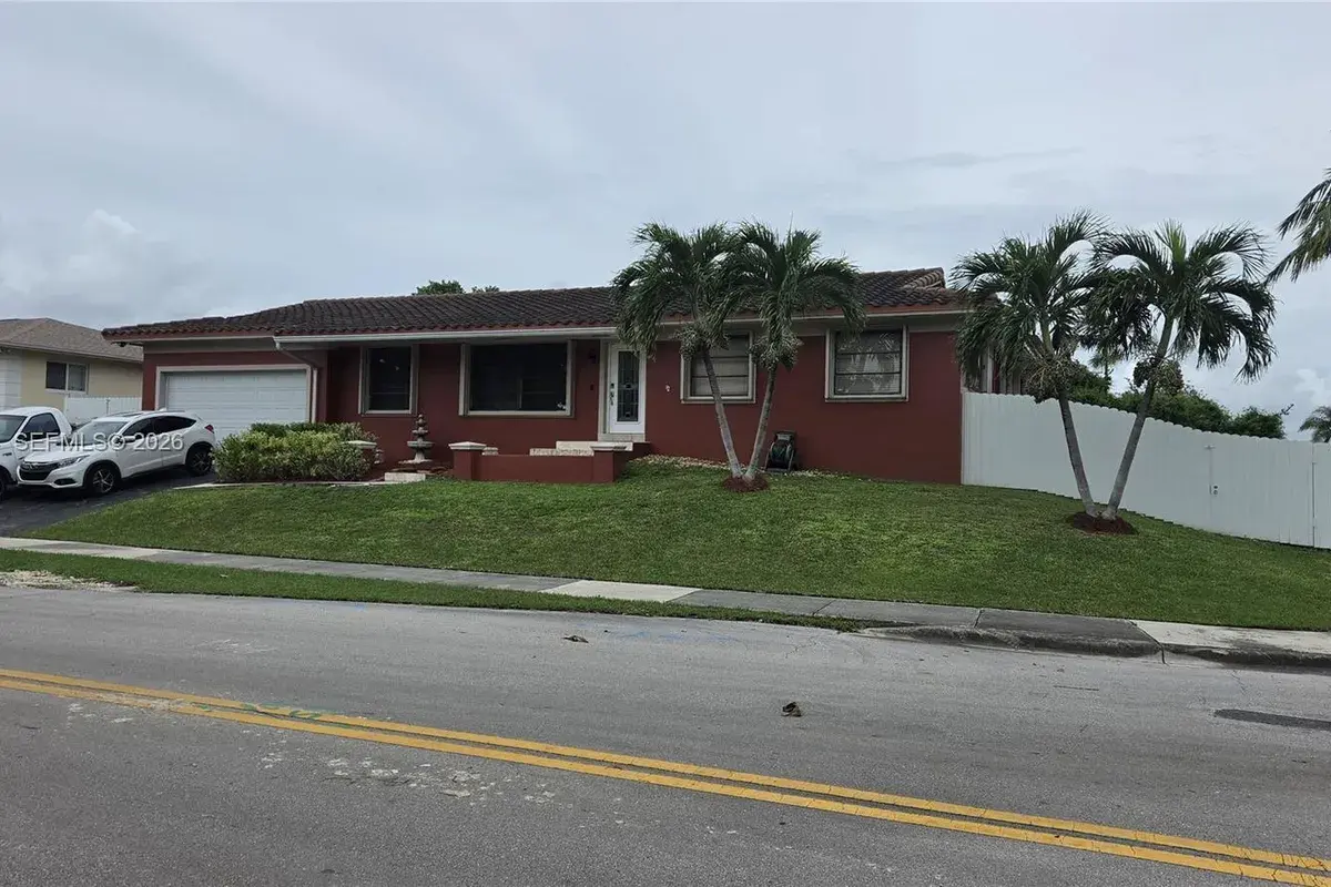 8065 SW 205th Ter, Cutler Bay FL 33189