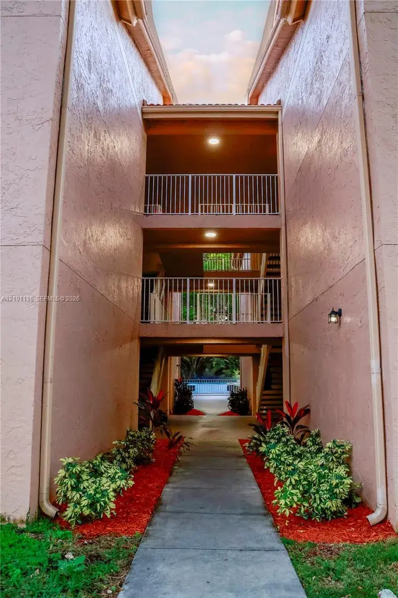 15770 SW 106th Ter # 305, Miami FL 33196