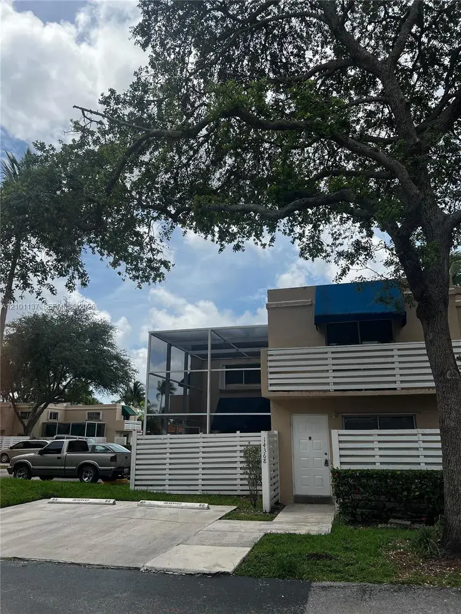 14368 SW 98th Ter, Miami FL 33186