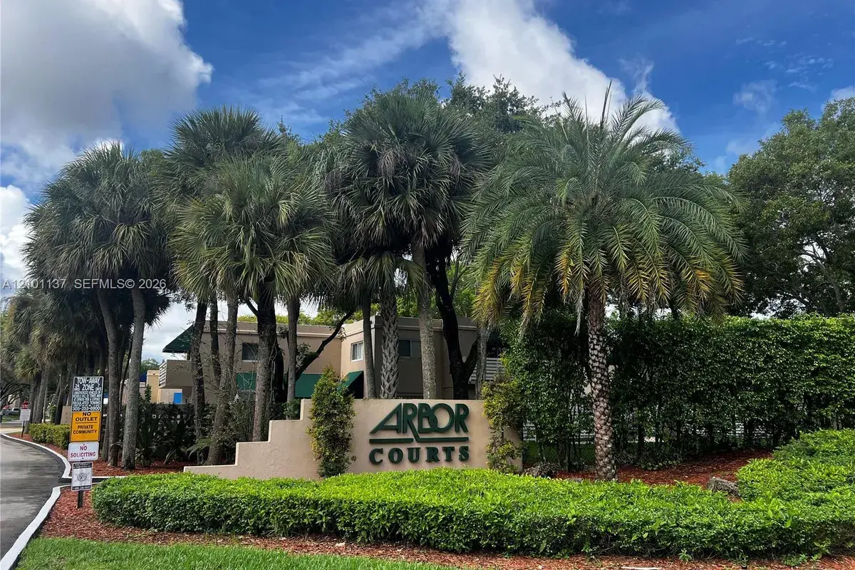 14368 SW 98th Ter, Miami FL 33186