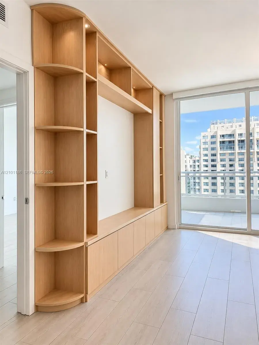 1080 Brickell Ave # 1606, Miami FL 33131