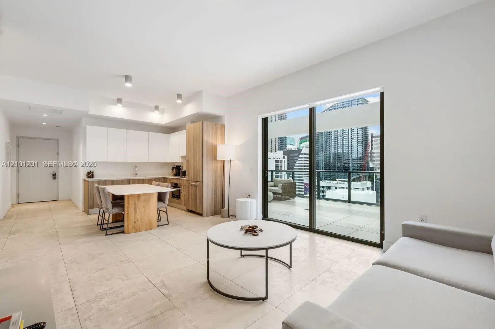 239 SW 9th St # 1801, Miami FL 33130