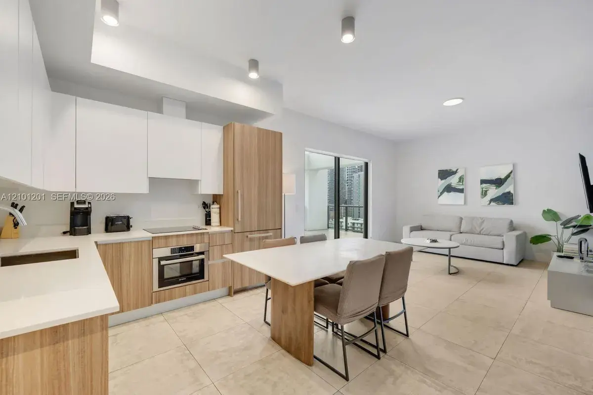 239 SW 9th St # 1801, Miami FL 33130