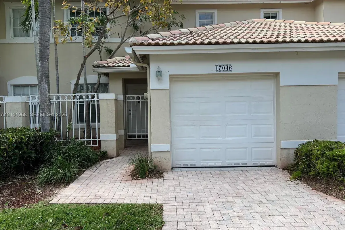 17046 NW 22nd St, Pembroke Pines FL 33028