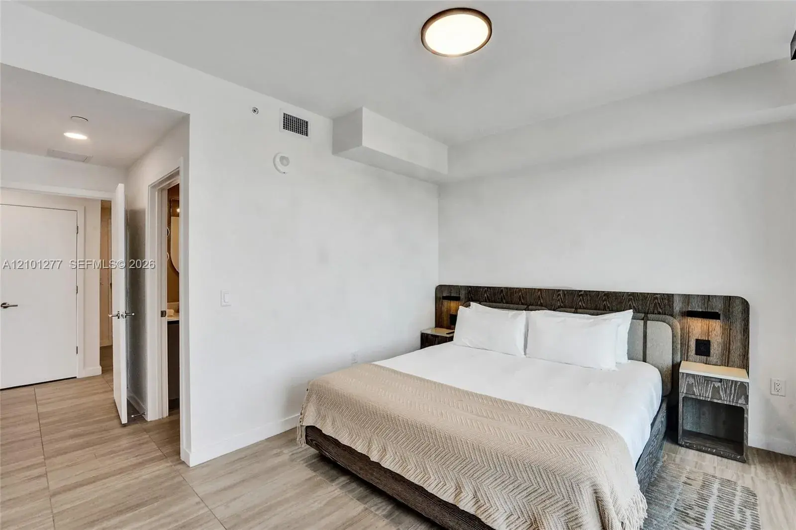 580 72nd St # 1110, Miami Beach FL 33141