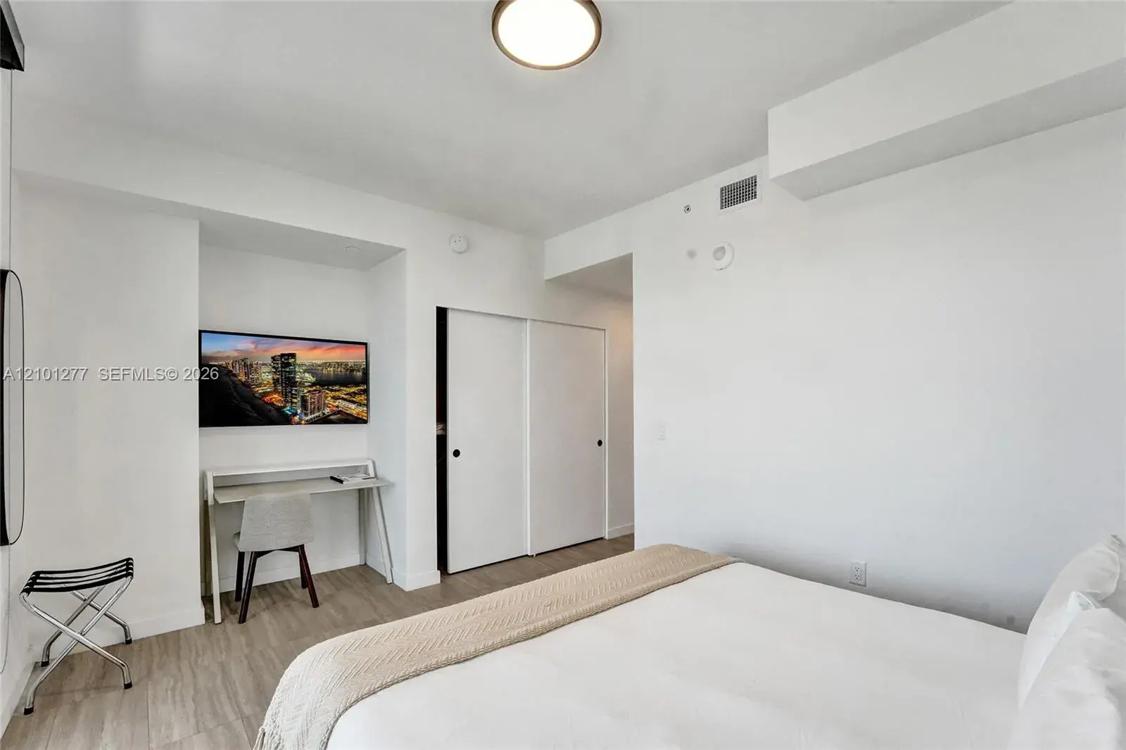 580 72nd St # 1110, Miami Beach FL 33141