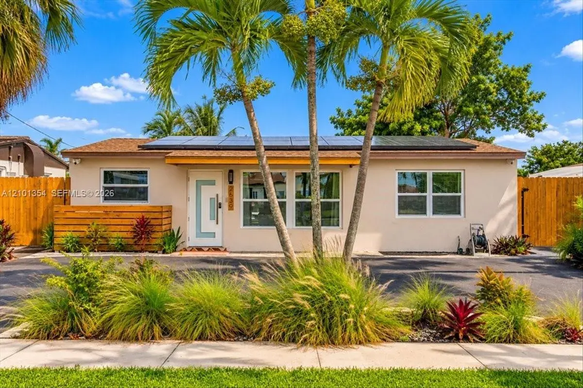 2639 Sherman St, Hollywood FL 33020