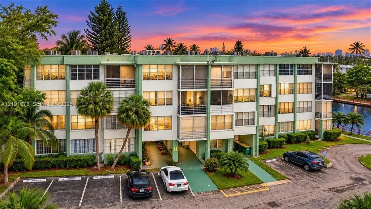 2751 Taft St # 404, Hollywood FL 33020