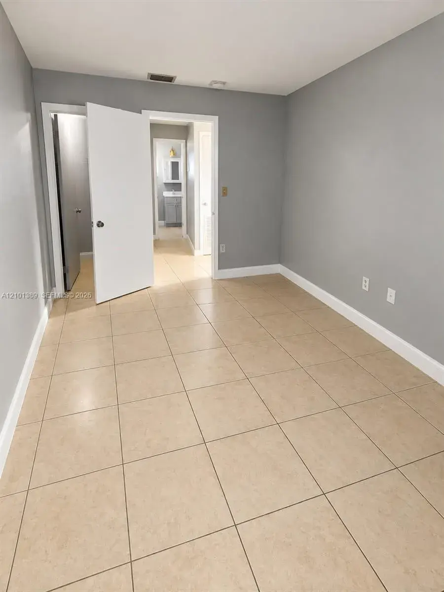 6130 Fillmore St # 6, Hollywood FL 33024