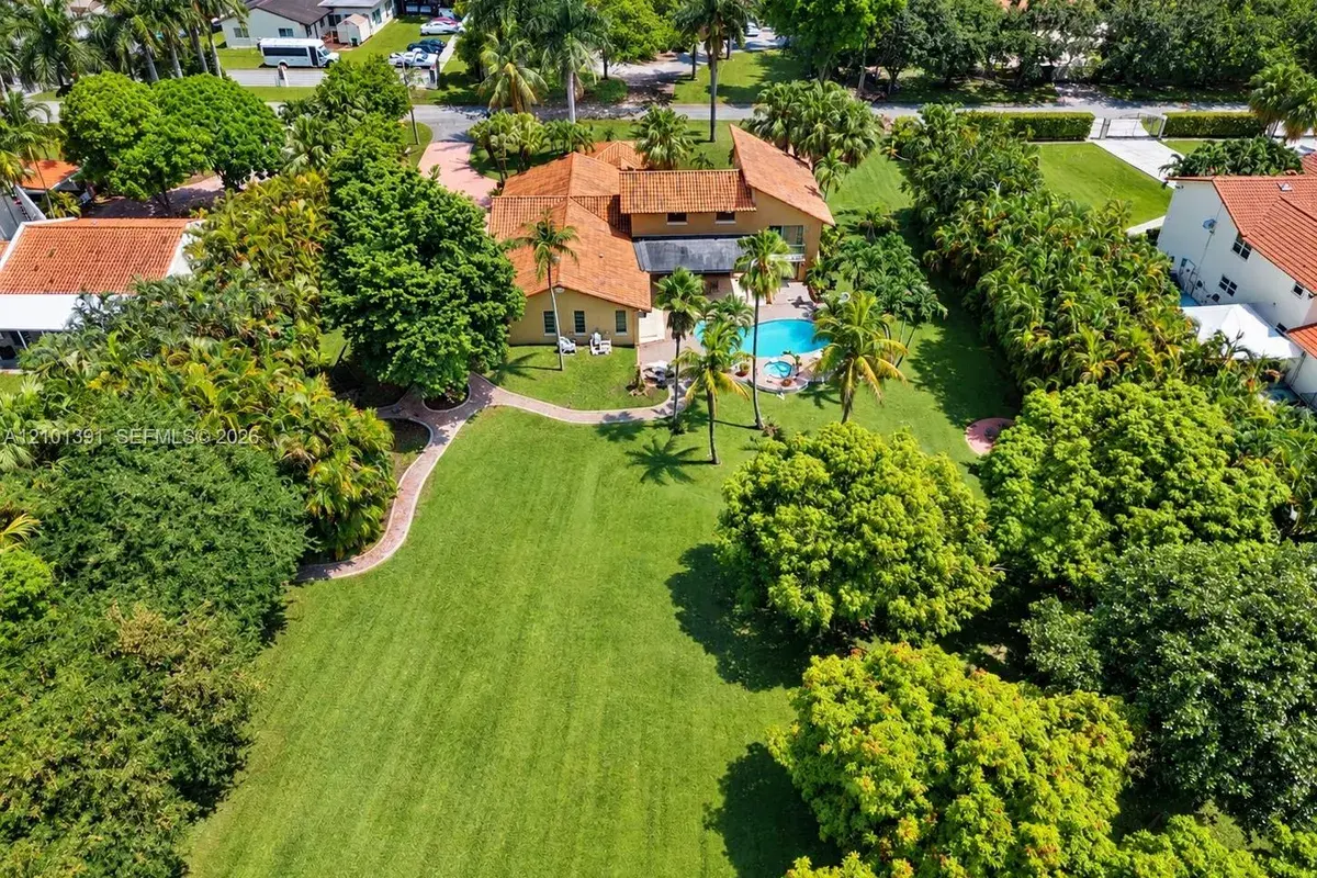 10010 NW 135th St, Hialeah Gardens FL 33018