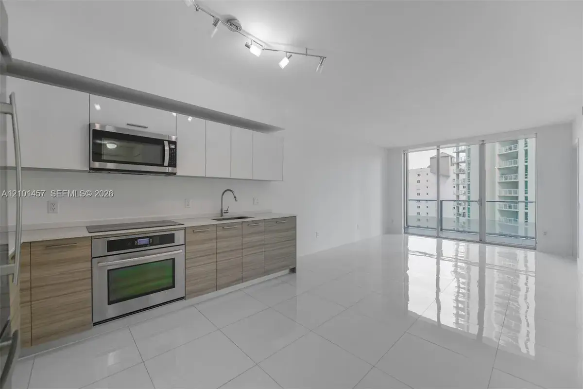 1300 Brickell Bay Dr # 1203, Miami FL 33131