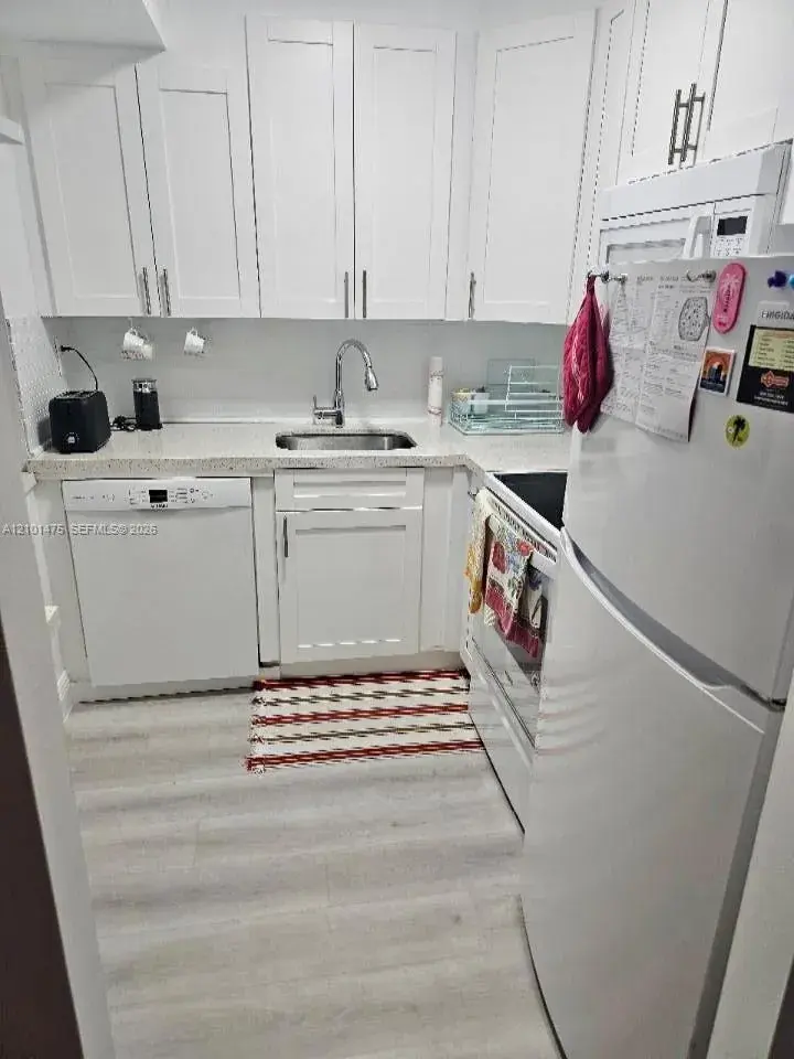 17560 Atlantic Blvd # 207, Sunny Isles Beach FL 33160