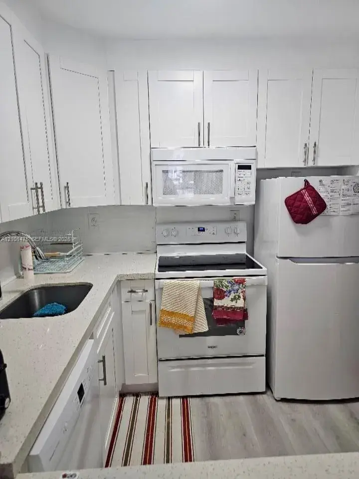17560 Atlantic Blvd # 207, Sunny Isles Beach FL 33160