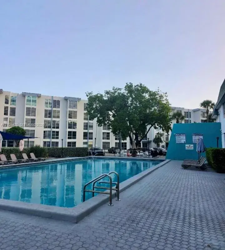 17560 Atlantic Blvd # 207, Sunny Isles Beach FL 33160