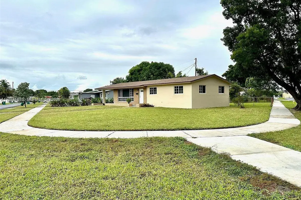 821 NW 173rd Ter, Miami Gardens FL 33169