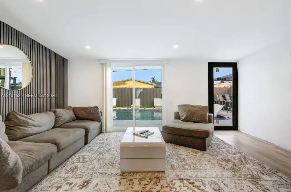 2340 N 66th Ter, Hollywood FL 33024