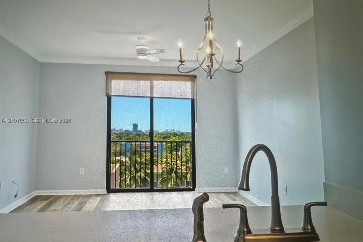1919 Van Buren St # 812A, Hollywood FL 33020