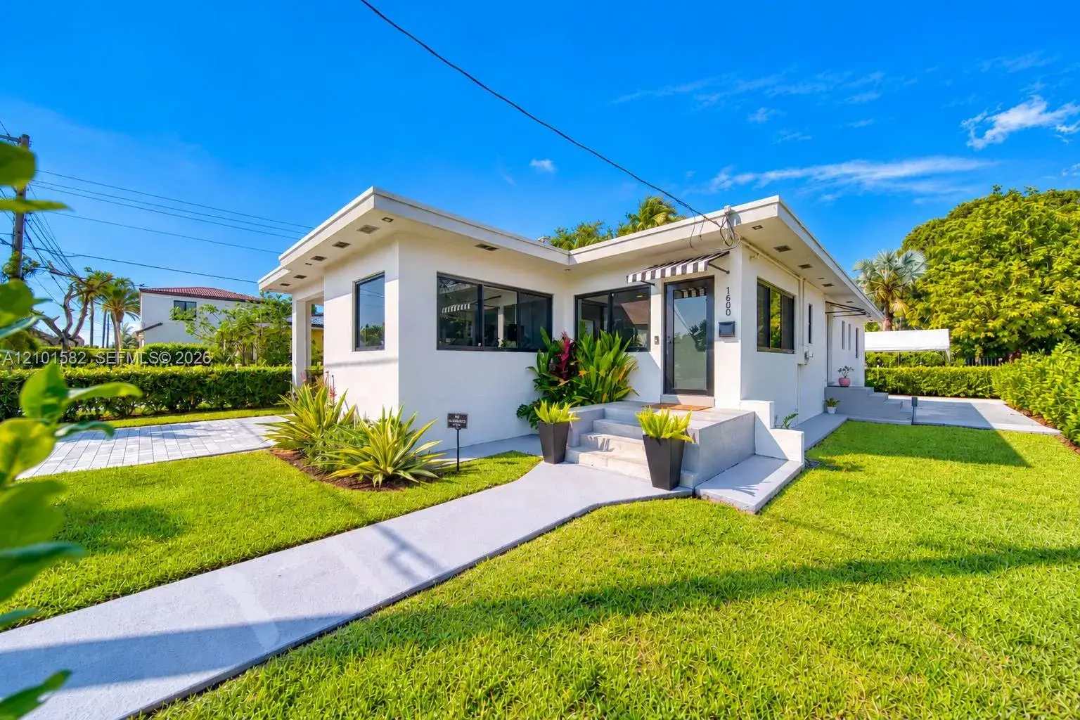 3 bedroom 2 bath Residential for sale at 1600 SW 17th Ave, Miami FL 33145