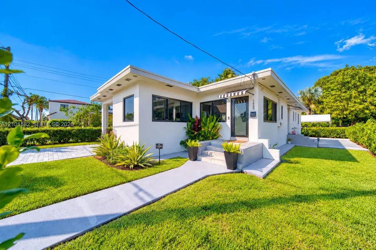 1600 SW 17th Ave, Miami FL 33145