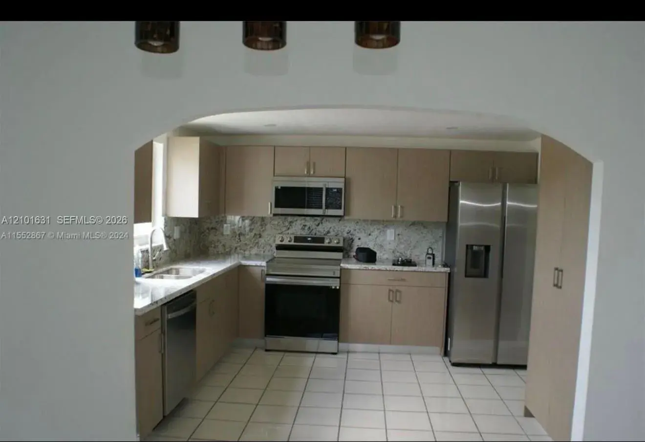 9030 SW 203rd Ter, Cutler Bay FL 33189