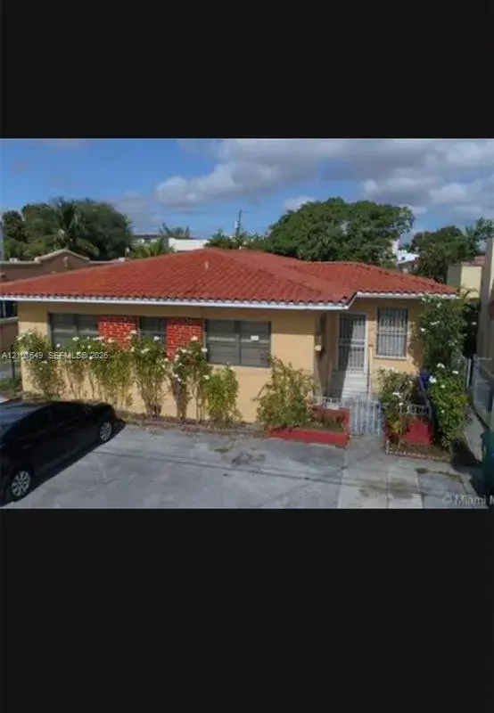 2051 SW 7th St, Miami FL 33135