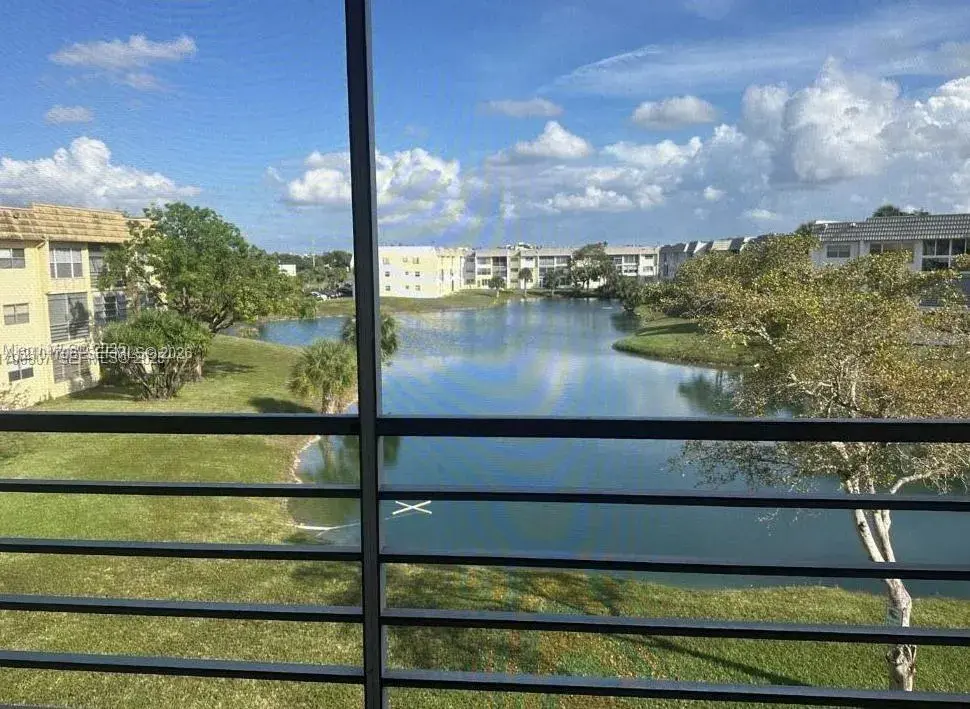 8400 Sunrise Lakes Blvd # 310, Sunrise FL 33322