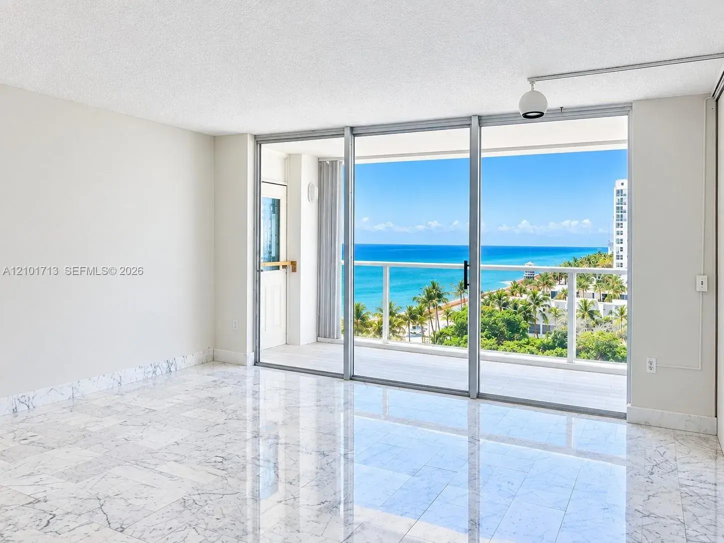2751 S Ocean Dr # 806S, Hollywood FL 33019