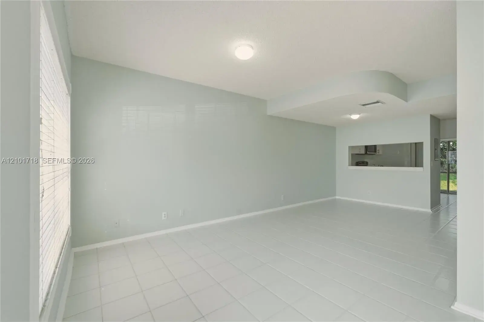 16679 Hemingway Dr, Weston FL 33326