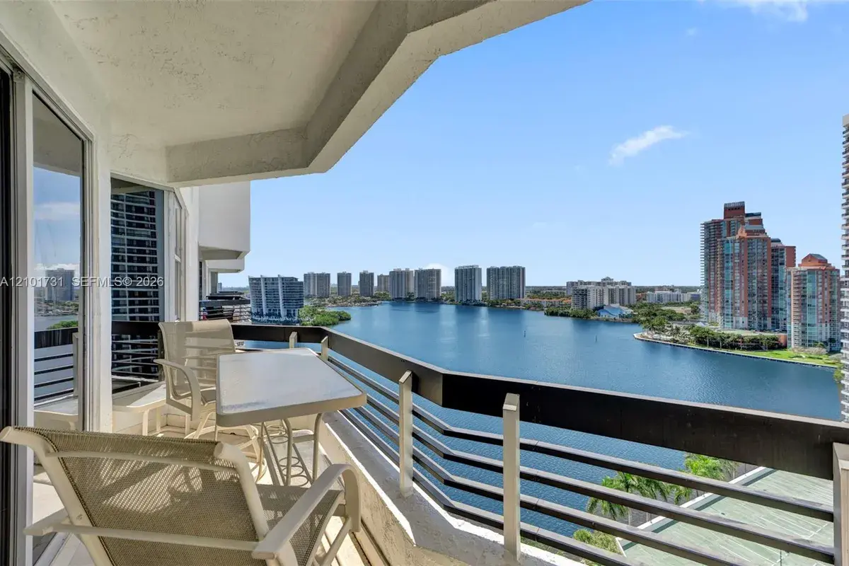 3600 Mystic Pointe Dr, Aventura FL 33180