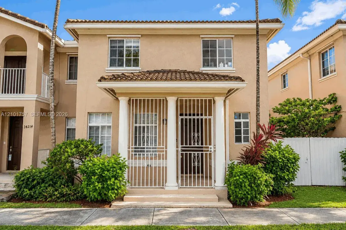 14218 SW 272nd St, Homestead FL 33032