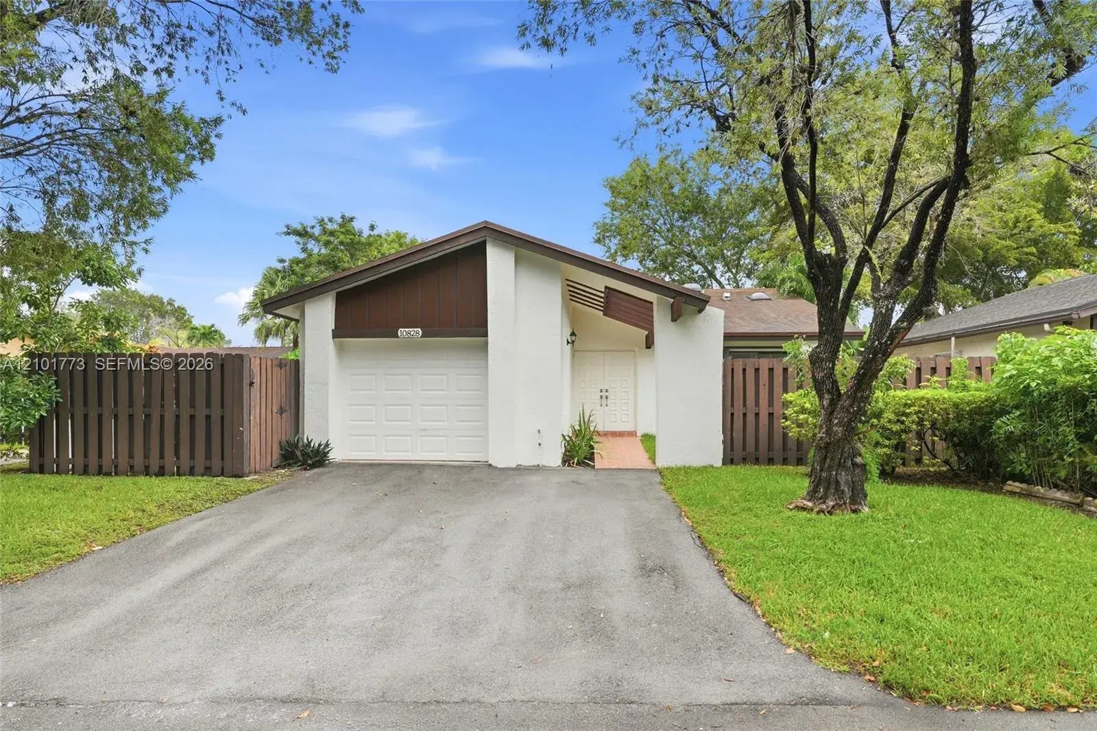 10828 SW 132nd Cir Ct, Miami FL 33186