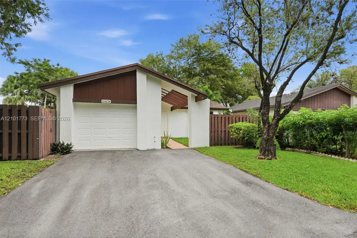 10828 SW 132nd Cir Ct, Miami FL 33186