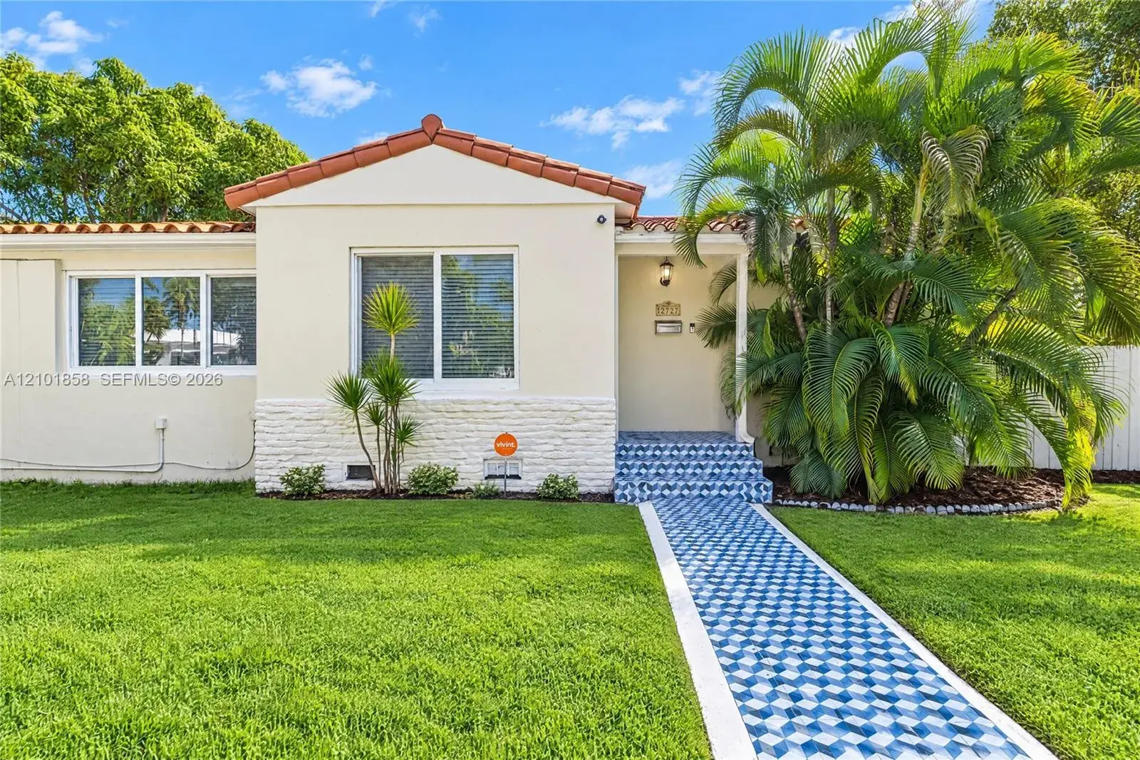 2727 Calusa St, Miami FL 33133
