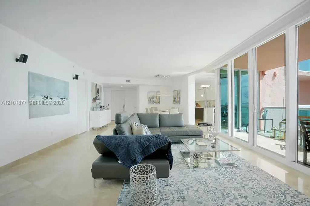 3370 Hidden Bay Dr # 2310, Aventura FL 33180