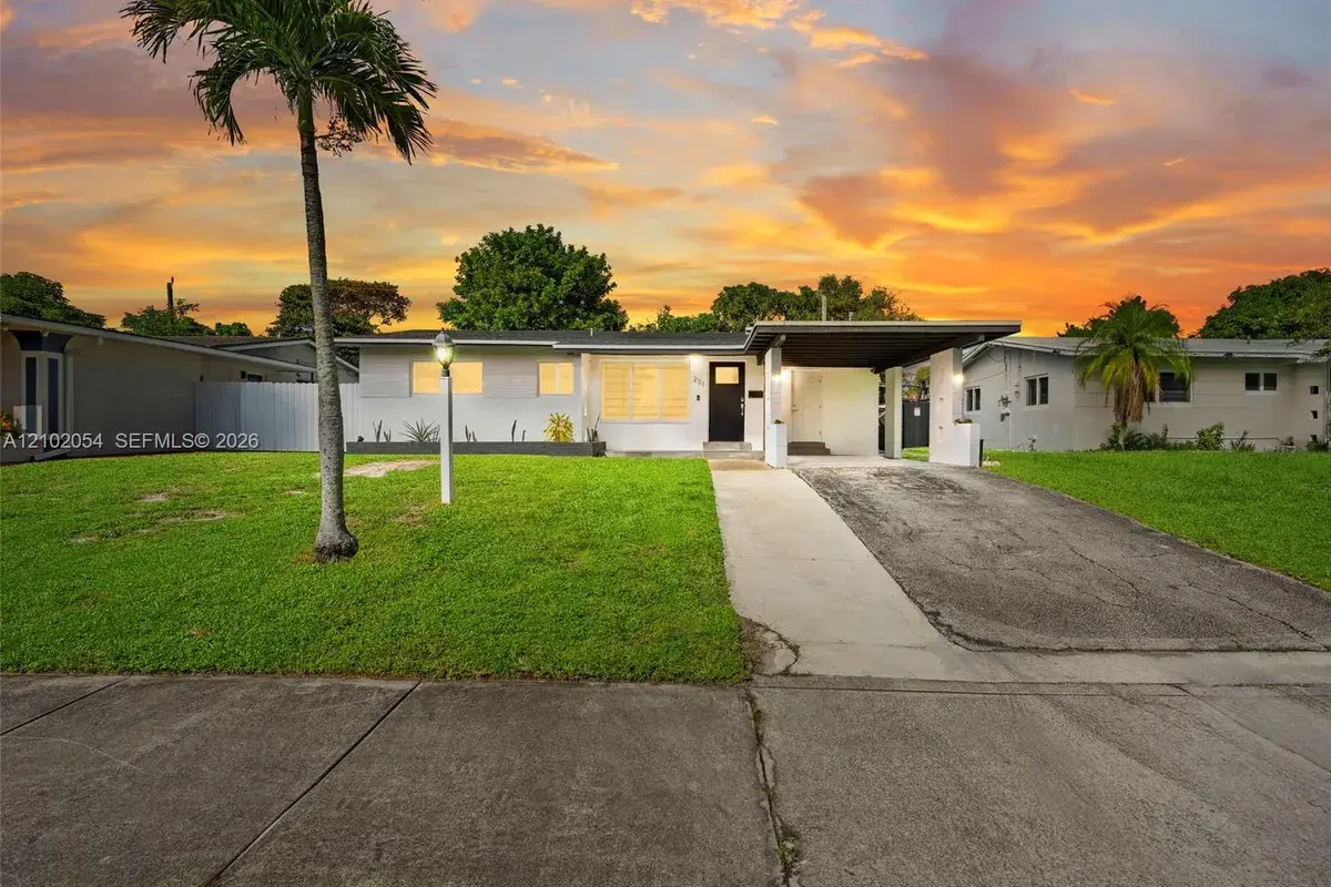 231 SW 28th Ter, Fort Lauderdale FL 33312
