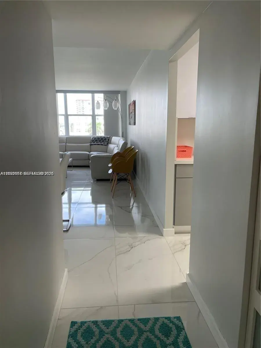 2101 S Ocean Dr # 405, Hollywood FL 33019