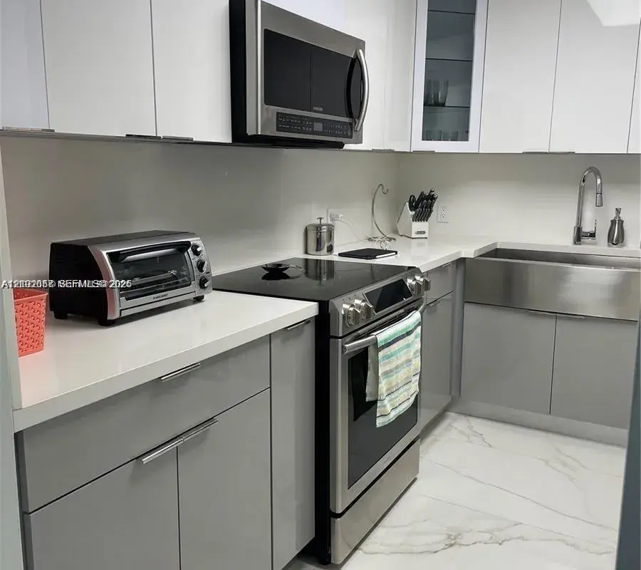 2101 S Ocean Dr # 405, Hollywood FL 33019