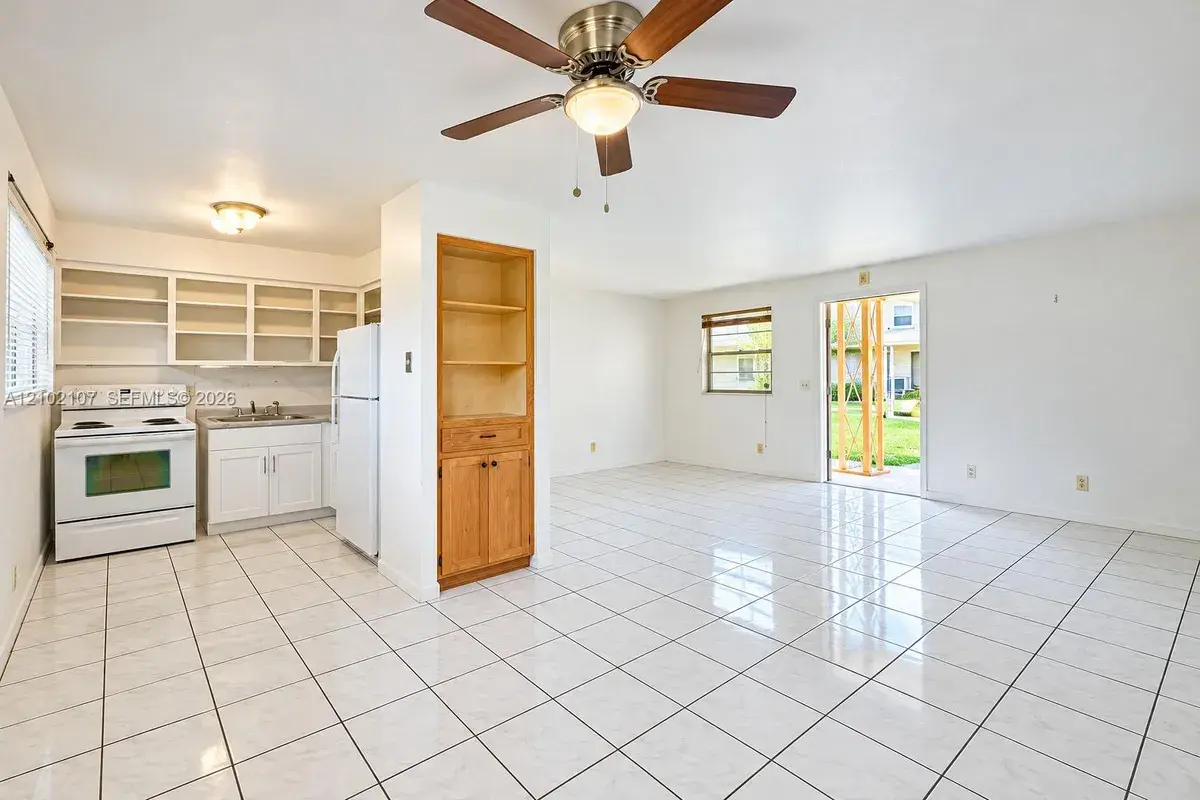 1401 Grant St # 3, Hollywood FL 33020