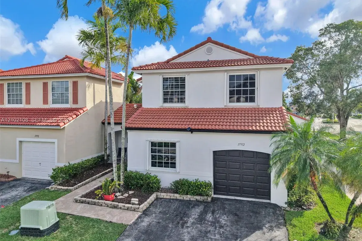 17982 SW 11th St, Pembroke Pines FL 33029