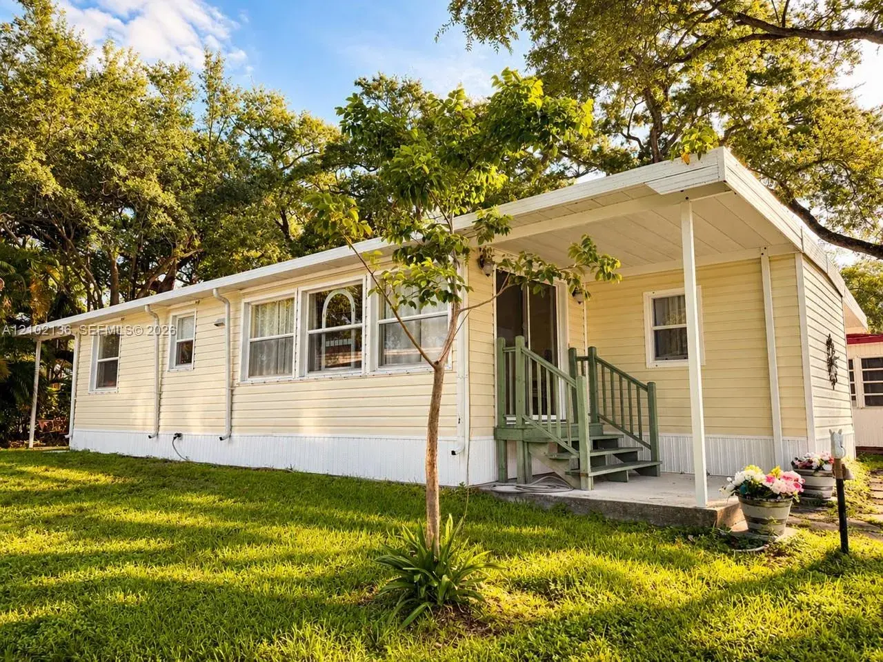 121 Eleuthera Dr, Dania Beach FL 33004