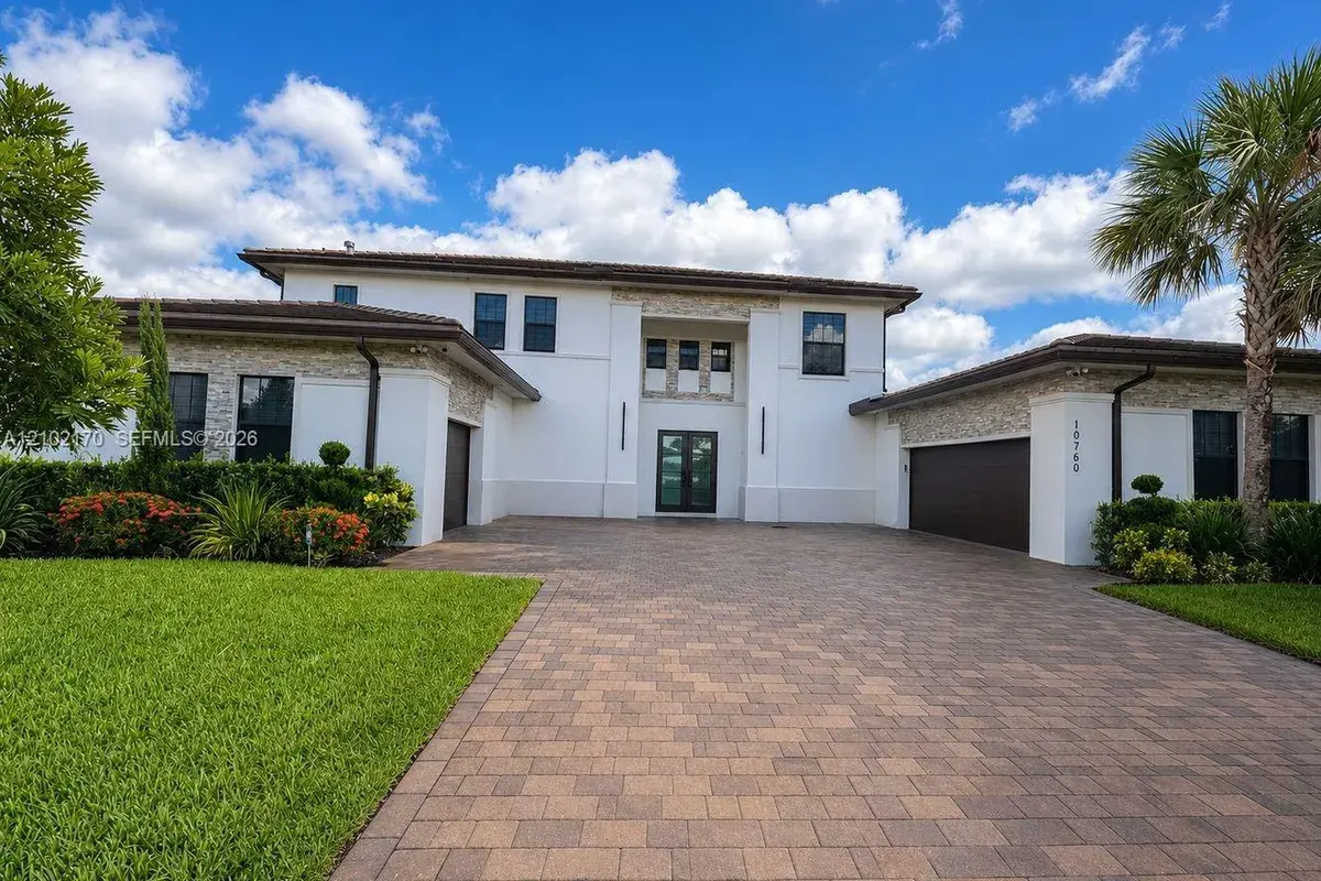 10760 Breezeway Ln, Davie FL 33324