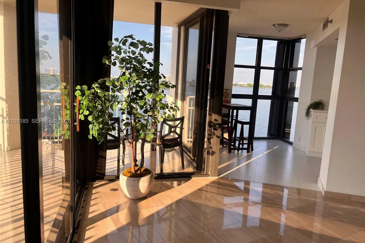 4000 NE Towerside Ter # 1101, Miami FL 33138
