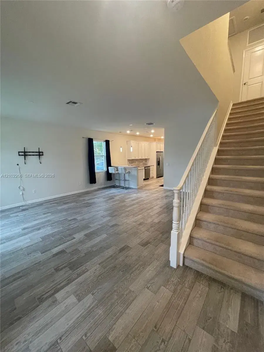 4860 Eucalyptus Dr # 1, Hollywood FL 33021
