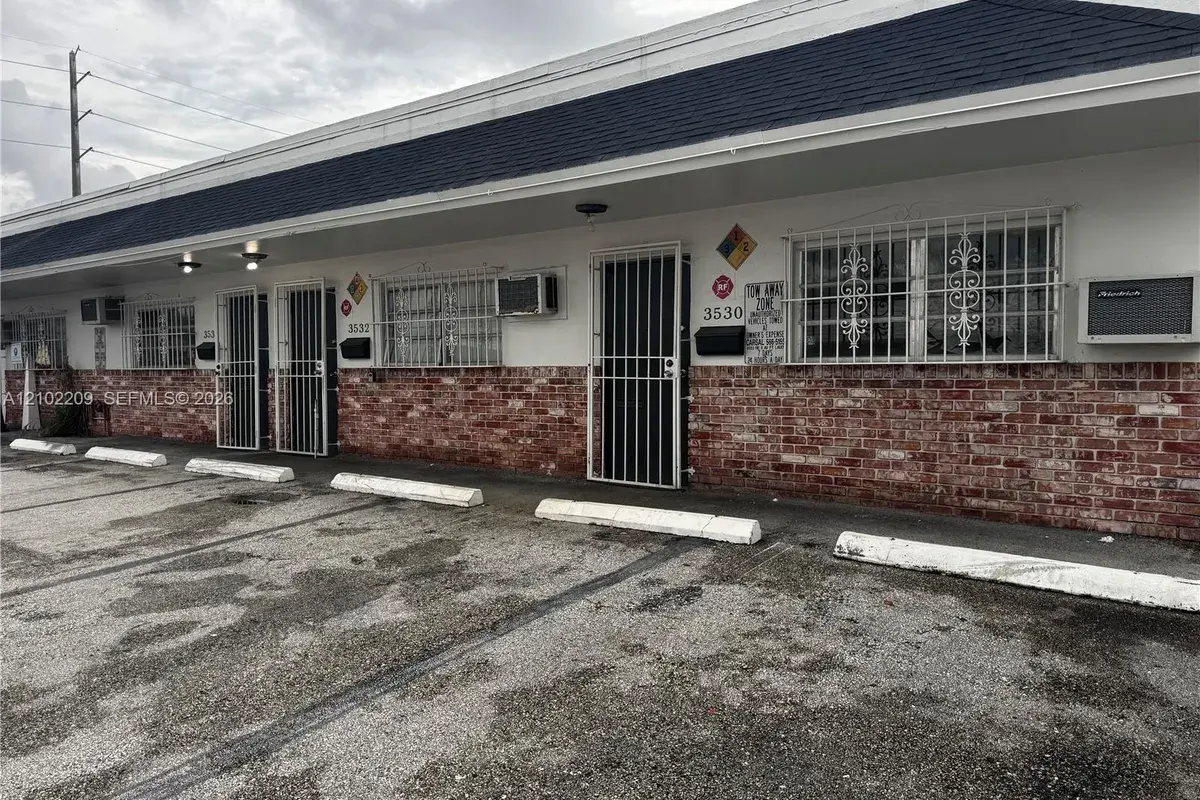 3530 NW 10th Ave, Oakland Park FL 33309