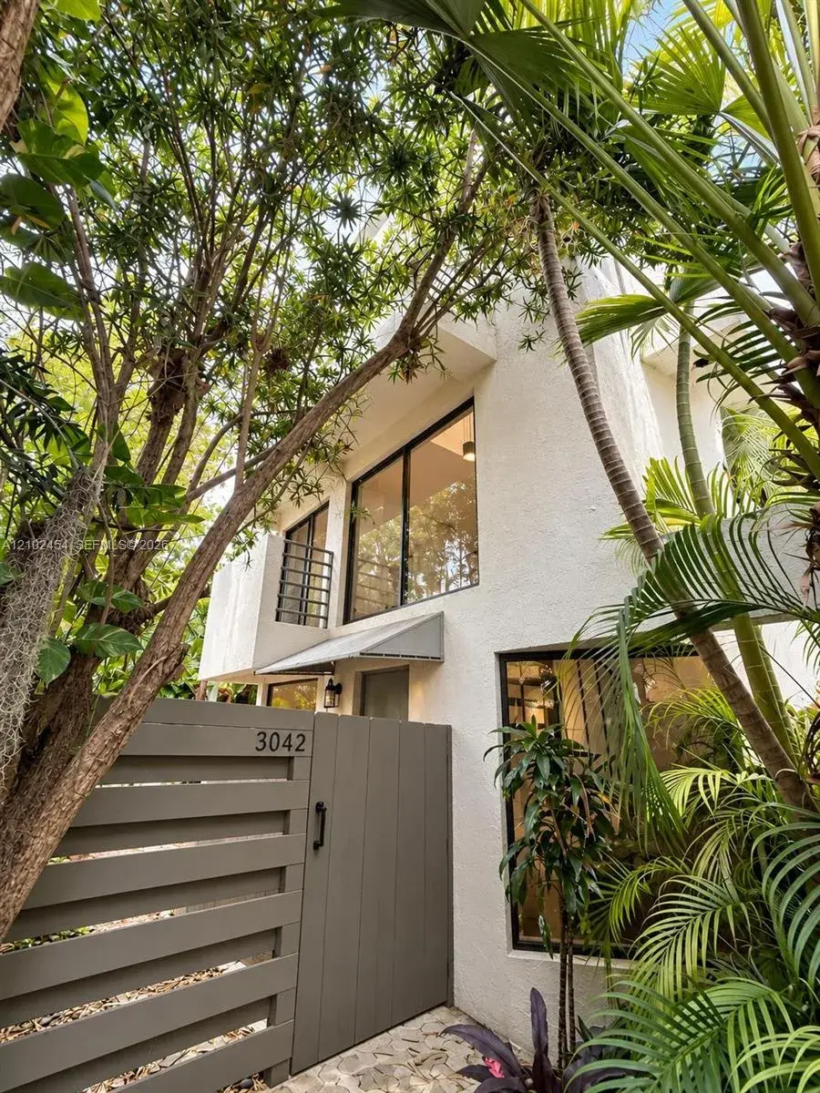3042 SW 27th Ave # 8, Miami FL 33133